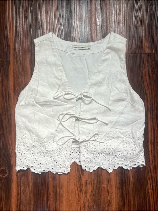 Abercrombie & Fitch Tops - Abercrombie & Fitch Women's Linen Blend White Embroidered Eyelet Tie-front Top S